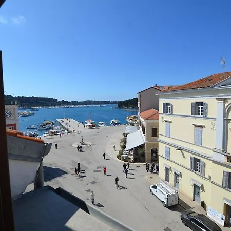 Roberta Apartment *